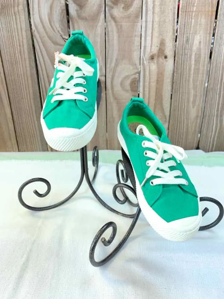 CARIUMA SHOES 6 GREEN/WHT Shoes