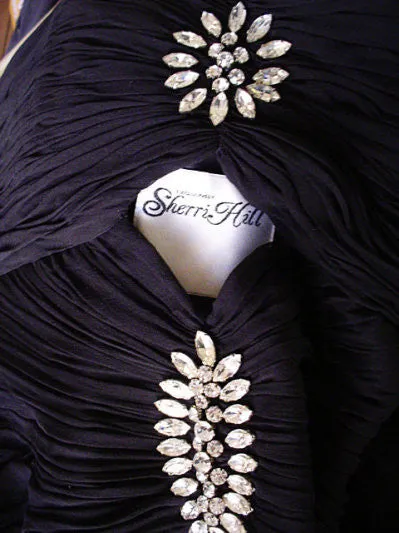 *GLAMOROUS SHERRI HILL SILK SPARKLING RHINESTONE CUT-OUT PAGEANT EVENING GOWN