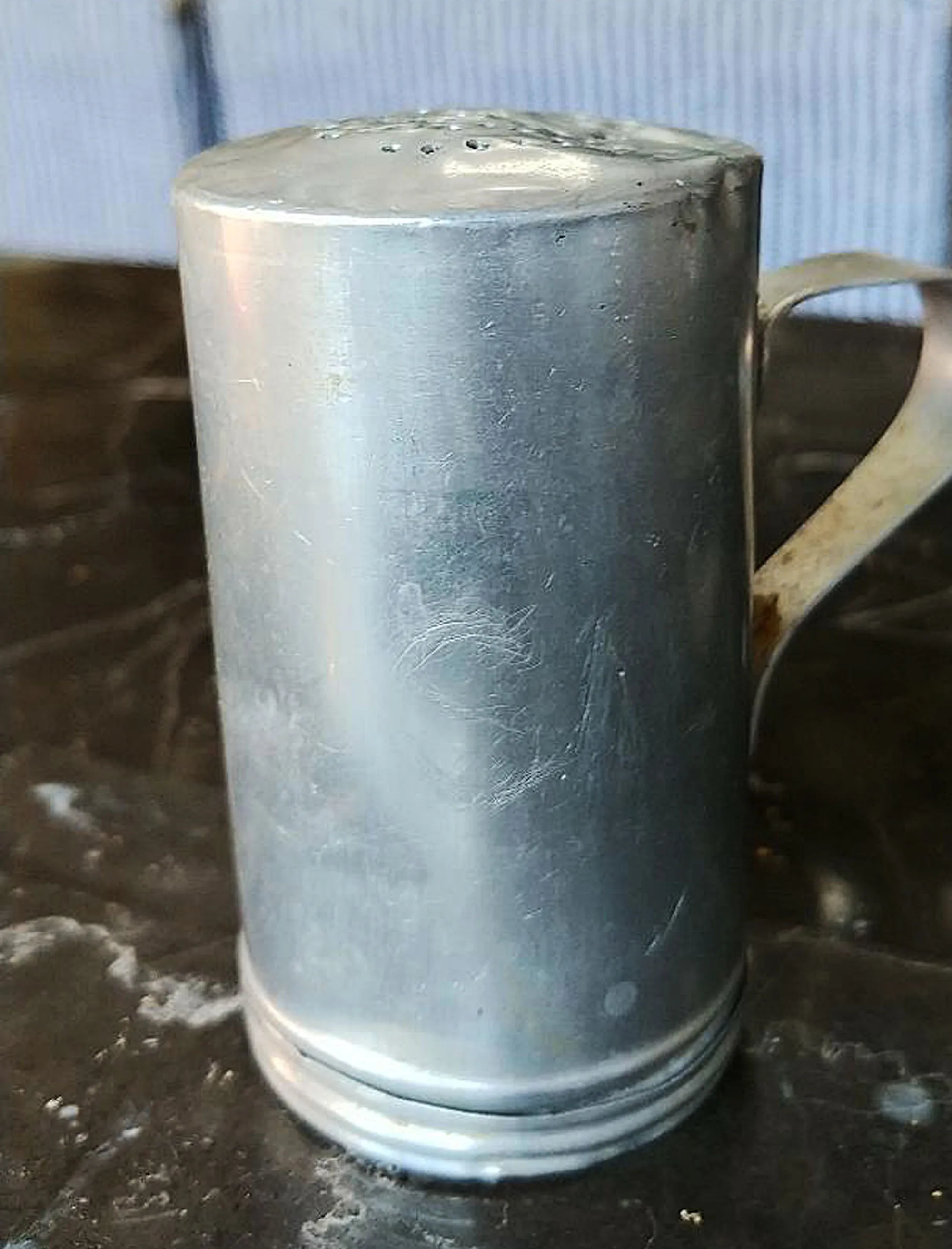 *VINTAGE METAL POWDER SUGAR / SHAKER SALT SHAKER